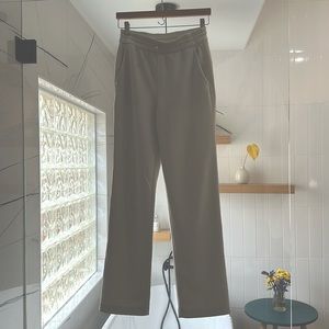 Lululemon Softstreme High-Rise Pant Regular (size 4)